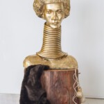 Olhar do outro, estigma do corpo 1, Nenesurreal, parte de Instalação, Cerca de 3x3 m, 2001-2003. Fotografia Bruno Amorim. Acervo Pinacoteca Municipal de Mauá.